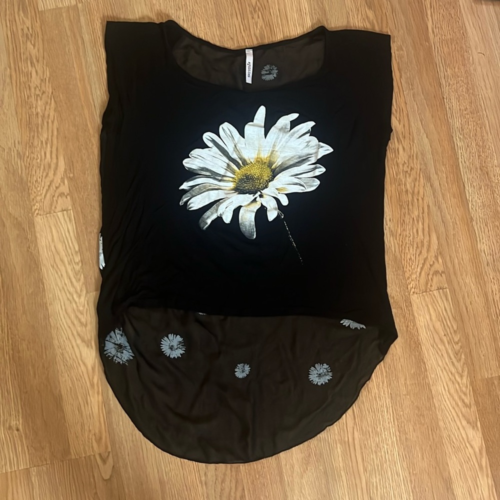 Daisy top